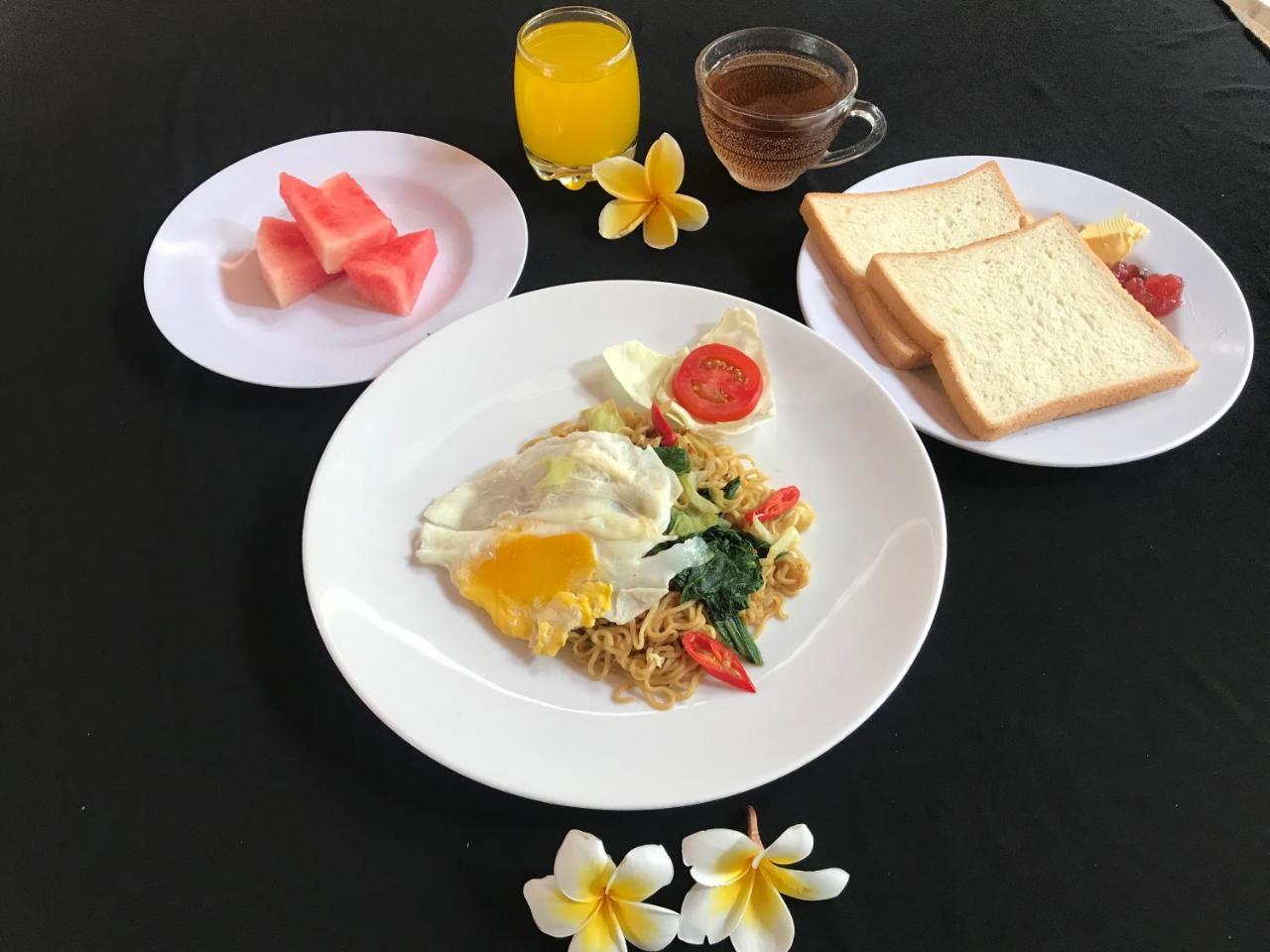 Agus Beach Inn Kuta Lombok Εξωτερικό φωτογραφία