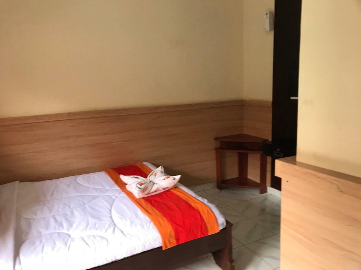 Agus Beach Inn Kuta Lombok Εξωτερικό φωτογραφία